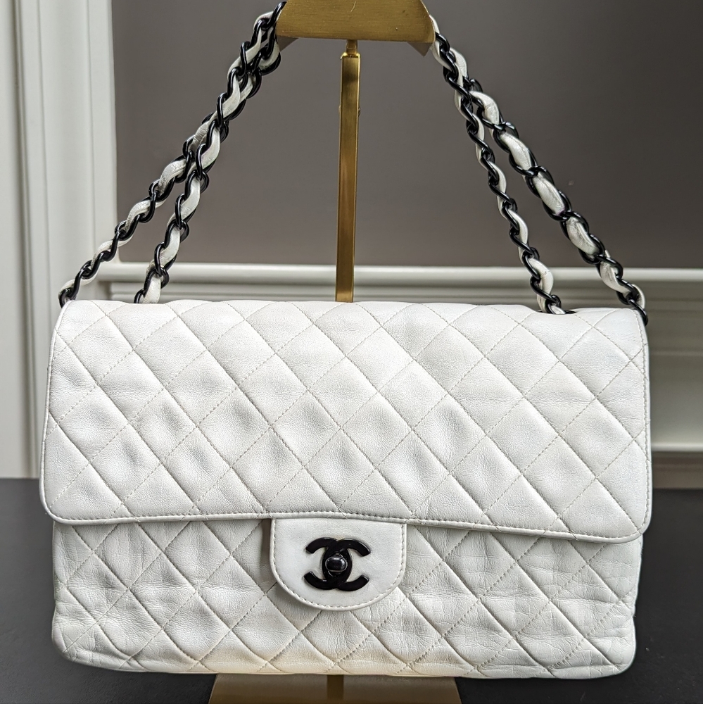 Chanel White Quilted Lambskin Single Flap Bag Black HW Medium Auth Card